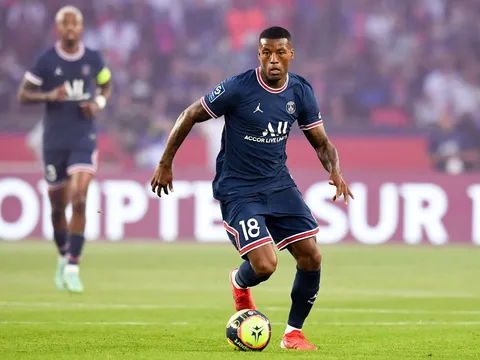 PSG ra giá bán đứt Wijnaldum