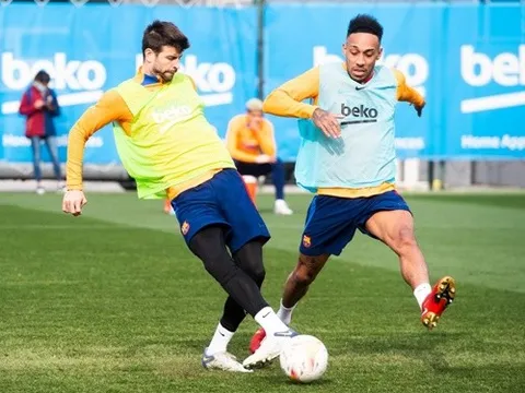 Gerard Pique so tài với tân binh trên sân tập