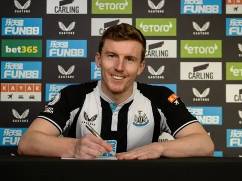 Gerrard chính thức cho 1 học trò sang Newcastle trước giờ TTCN đóng cửa