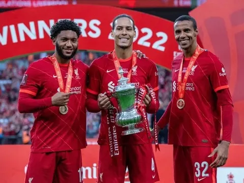 Gerrard đặt thẻ ưu tiên chuyển nhượng với hậu bối ở Liverpool