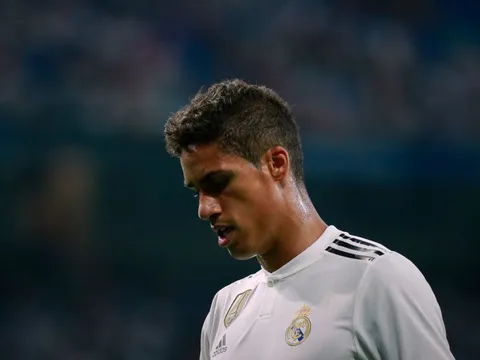 Đàm phán tiến triển, Man Utd rất gần thỏa thuận ký Varane