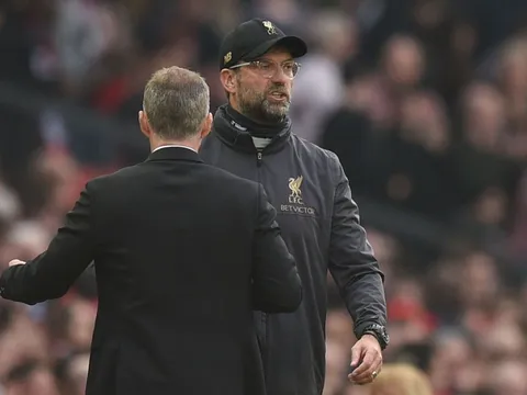 'Liverpool đang cách Man Utd rất xa, nhưng đó là Old Trafford...'