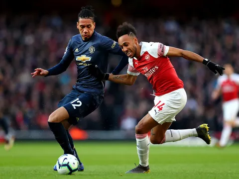 Huyền thoại giục Arsenal mua 'siêu trung vệ' giá rẻ của M.U