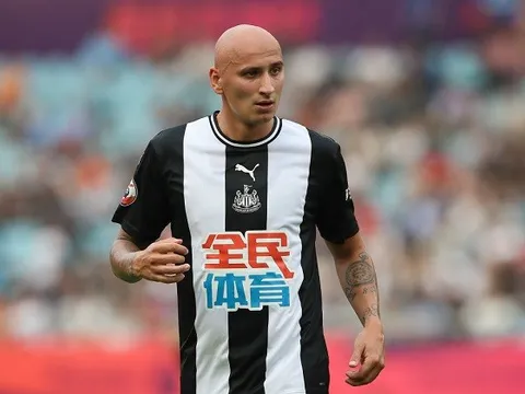 Cựu sao Liverpool được 2 đội bóng London chào mời