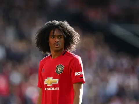 Man Utd dùng bao tải tiền để giữ chân người bị chê có "IQ = 0"