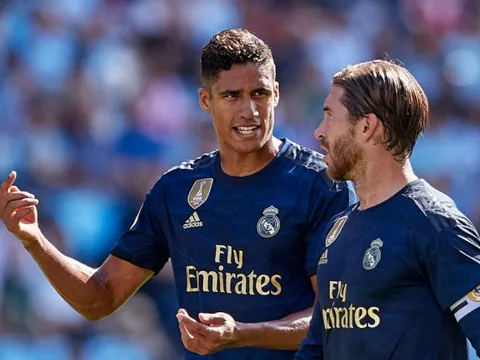 Varane gia nhập M.U, Ramos liền có 1 động thái