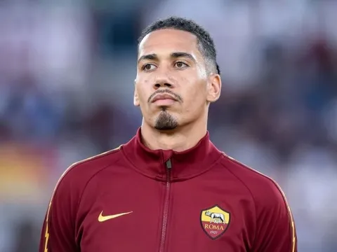 Man United từ chối 15 triệu euro của Roma cho Smalling