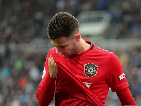 "Các CLB vĩ đại muốn chiêu mộ, nhưng cậu ấy đã chọn Man Utd"