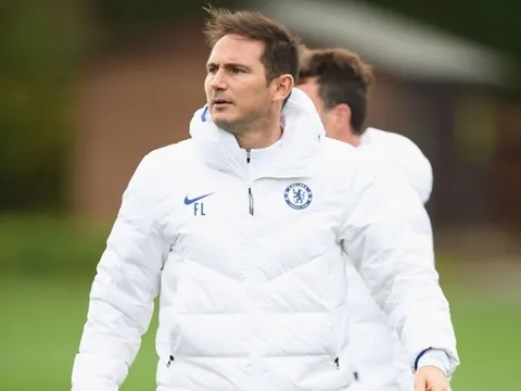 'Bom tấn' 64 triệu euro tỏa sáng, Lampard có cử chỉ đặc biệt trên sân tập