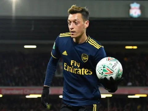 Fan Arsenal: "Emery rút người hay nhất khỏi sân dù cậu ấy chẳng làm gì sai"
