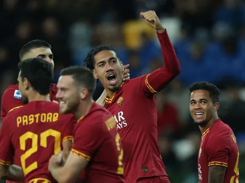 Phong độ vượt trội cả De Ligt lẫn Koulibaly, Smalling giờ có giá bao nhiêu?