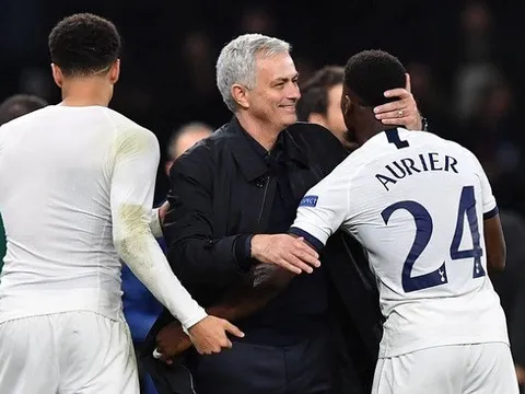 Jose Mourinho và 3 con quái thú giúp Tottenham đả bại Bournemouth