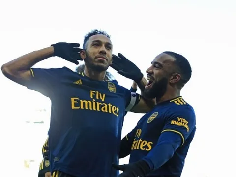 Arsenal đang lãng phí tài năng của Aubameyang?