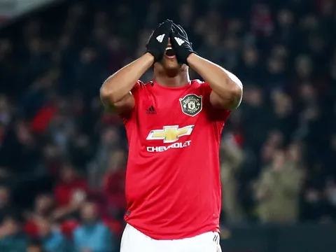 16 lần chạm bóng, đây là cầu thủ Man Utd gây thất vọng nhất trước AZ Alkmaar