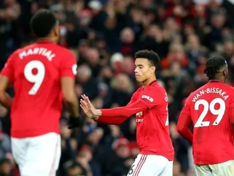 Ryan Giggs: "Cậu ấy không đổ mồ hôi trước Everton"