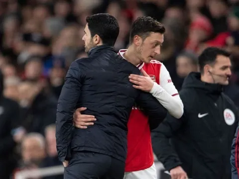 Arteta nói rõ lý do "tống khứ" Ozil khỏi đội hình Arsenal