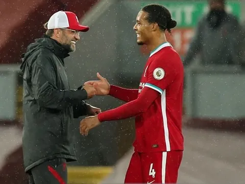 Vì Van Dijk, Jurgen Klopp đáp trả huyền thoại Liverpool