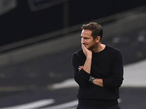 Paul Merson: "Tôi đã bị sốc khi Chelsea tống khứ cậu ấy"