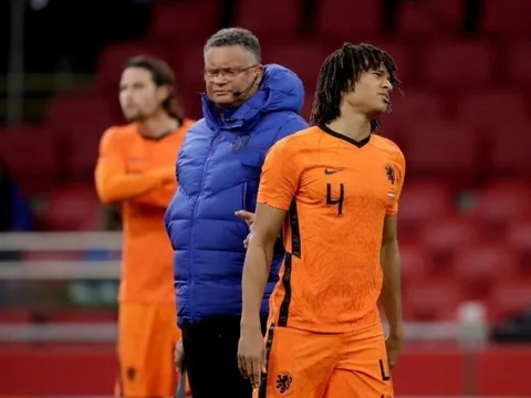 Man City vỡ vụn, Pep nhận tin xấu từ "đá tảng" Hà Lan