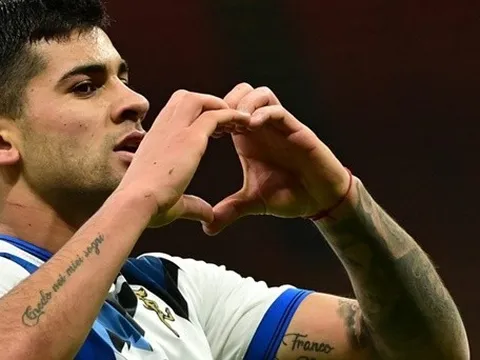 Liverpool sẵn sàng "đâm sau lưng" Man United