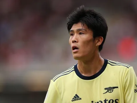 CĐV Tottenham mê mẩn một ngôi sao Arsenal