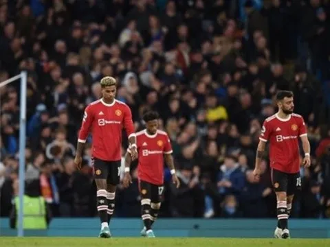 Keane chỉ ra 5, 6 ngôi sao không nên khoác áo Man Utd