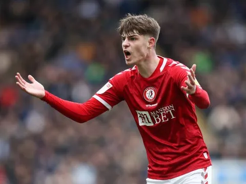 Man Utd hỏi mua 'cánh chim lạ' ở Championship