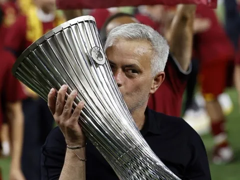 Tin đồn nhảm nhí nhất chợ Hè đã xuất hiện tại Old Trafford