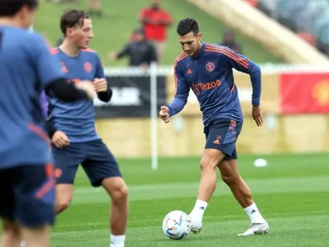 'Tàn dư của Mourinho' từ chối 3 ông lớn để tỏa sáng tại M.U