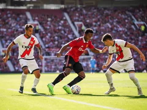 Man Utd vừa sửa chữa sai lầm của mình trên TTCN