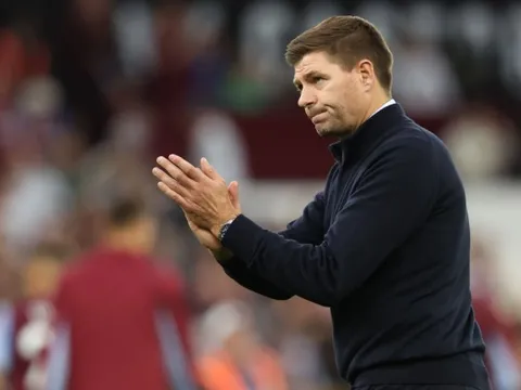 Paddy Kenny: Gerrard đang chịu áp lực sa thải