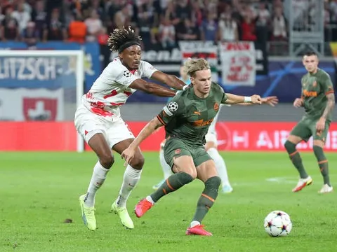 Arsenal bị phá bĩnh với chữ ký mùa đông