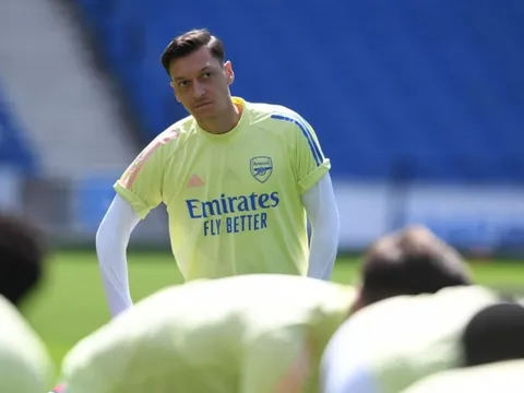 Ozil liên tục vắng mặt, Arteta nói thẳng lý do