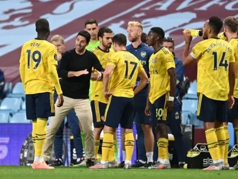 “Tôi lo lắng khi Arteta không làm 1 điều giống như Wenger”