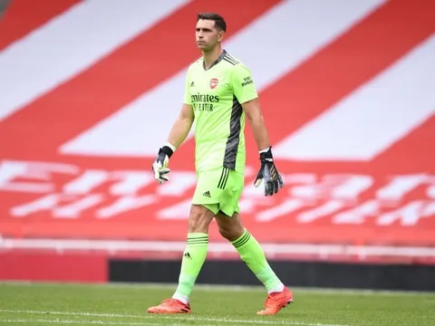 Chốt thỏa thuận, Arsenal đẩy đi siêu dự bị trong khung gỗ