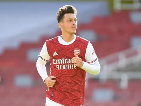 “Tôi đã sốc khi biết tin Ozil bị loại khỏi đội hình Arsenal”