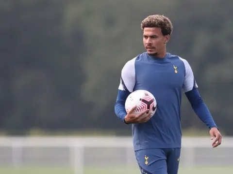 XONG! Mourinho tàn nhẫn, "kẻ nổi loạn" coi như hết cơ hội