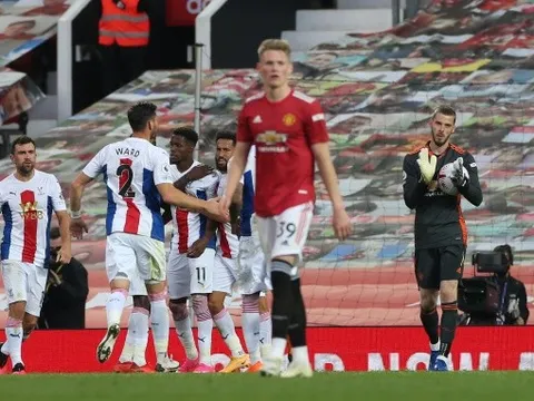 Phát hiện hình ảnh siêu ngáo ngơ cho thấy hàng thủ M.U đáng vứt đi