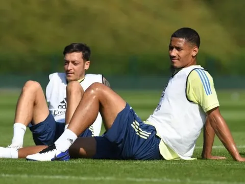 Arteta đổi ý phút chót, giữ "viên ngọc thô" ở lại Emirates