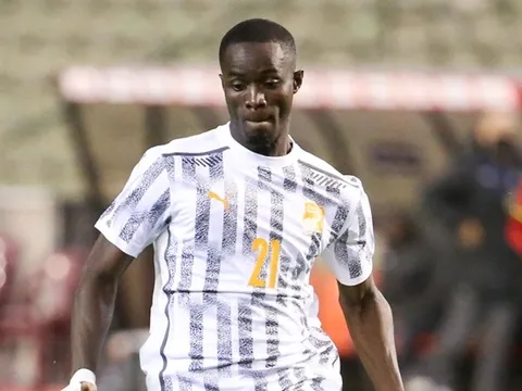 Eric Bailly trấn an NHM Man Utd