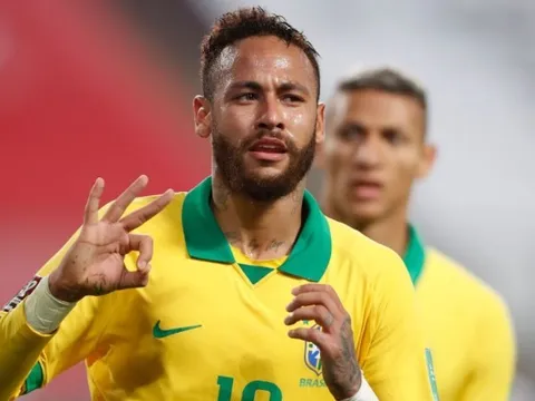 Lập thành tích khủng, Neymar lập tức gửi tin nhắn đến Ronaldo "béo"