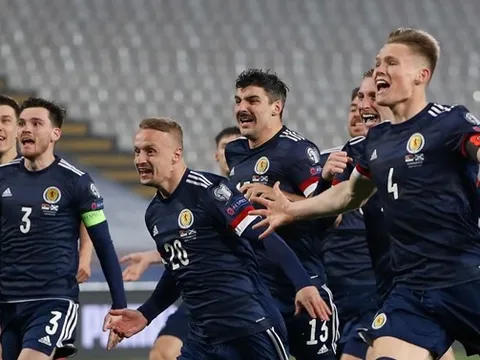 Sao Liverpool: "5 triệu người sẽ mỉm cười trên đường về nhà"