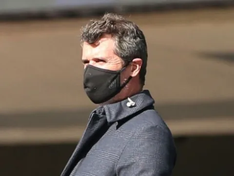 Roy Keane khuyên Man Utd loại bỏ ngay 2 tiền vệ sau trận thua Liverpool