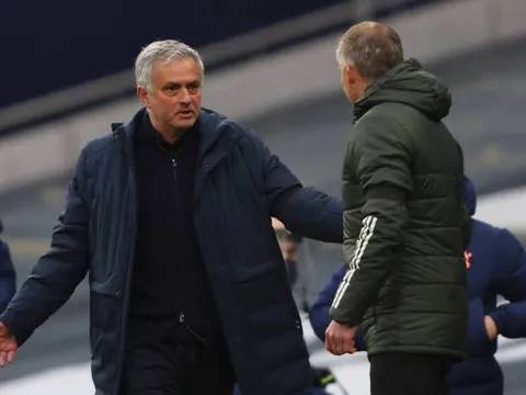 Làm được 1 trong 3 việc, Mourinho sẽ không bị Spurs sa thải