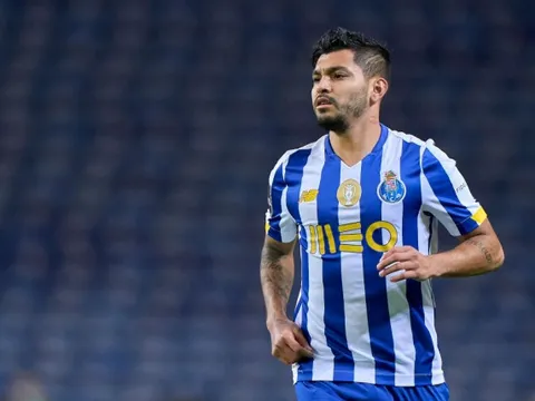 Arsenal phá vỡ hợp đồng ký cầu thủ chạy cánh đa năng