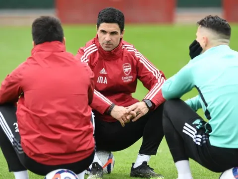 "Arsenal đánh bại mọi đối thủ và cũng thua bất kỳ ai"