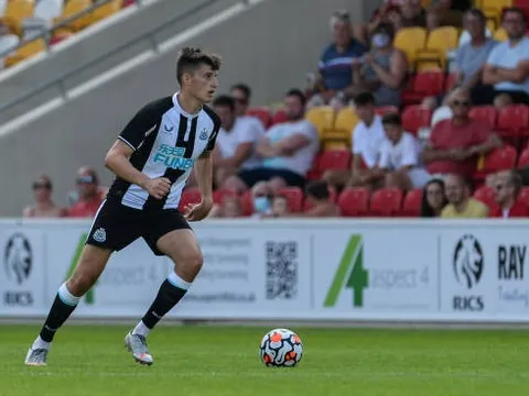 Newcastle chính thức công bố thêm một bản hợp đồng mới
