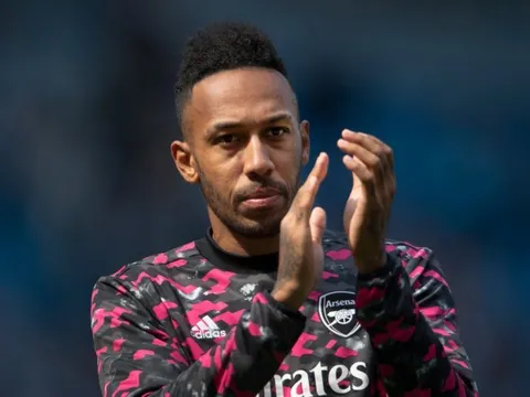 Aubameyang nhanh chóng chốt tương lai ở Arsenal