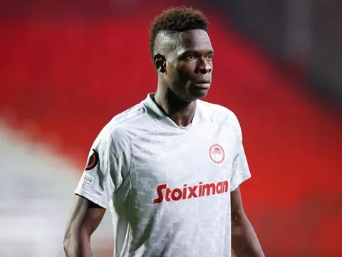 Liverpool có thêm đối thủ nặng ký trong thương vụ đá tảng 1m97