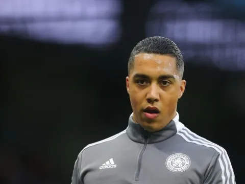 Arsenal bất ngờ đàm phán với nhạc trưởng 65 triệu của Leicester